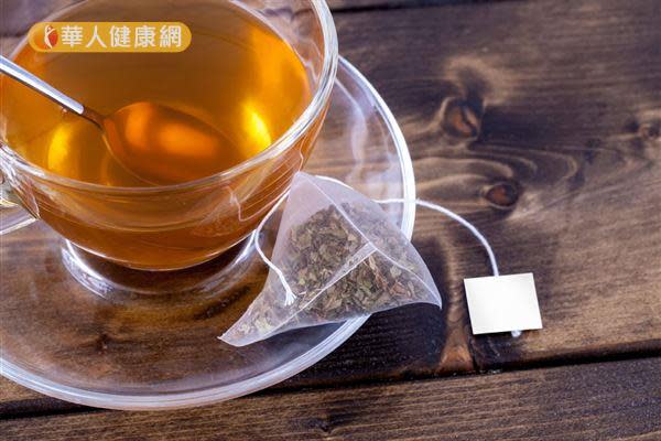 綠茶含多酚類能乳癌細胞的腫瘤成長。