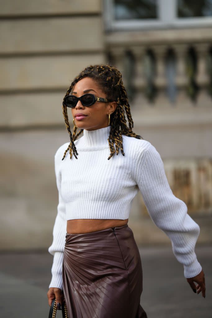 20 Chic Black Sunglasses to Pair with Every Outfit