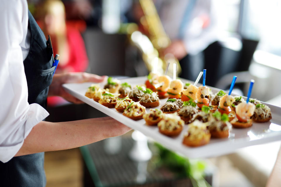 En el catering, se prioriza la materia prima fresca y local.