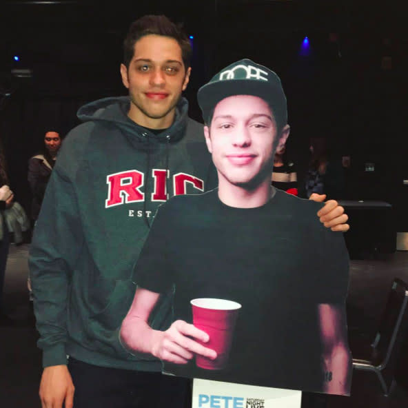 Pete-dAvidson-Celebs-Pose-WIth-Themselves