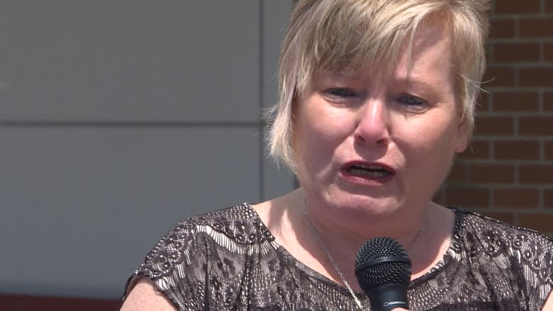Grieving mother meets senator during tour of Newfoundland jails
