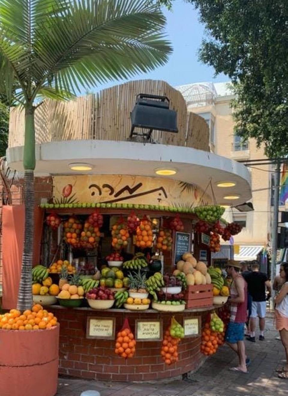 This is the fruit stand in Tel Aviv, Israel, called Tamara that inspired young Warren Amar to pursue the Miami Squeeze ownership.