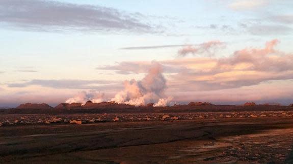 Dawn lights the eruption between Bardarbunga and Askja volcanoes in Iceland.