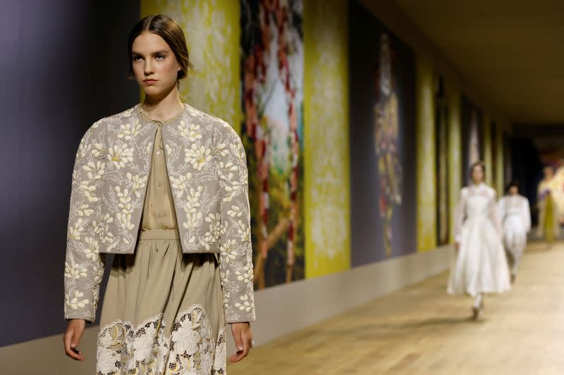 Desfile de la colección de Alta Costura Otoño/Invierno 2022-2023 de Dior en París
