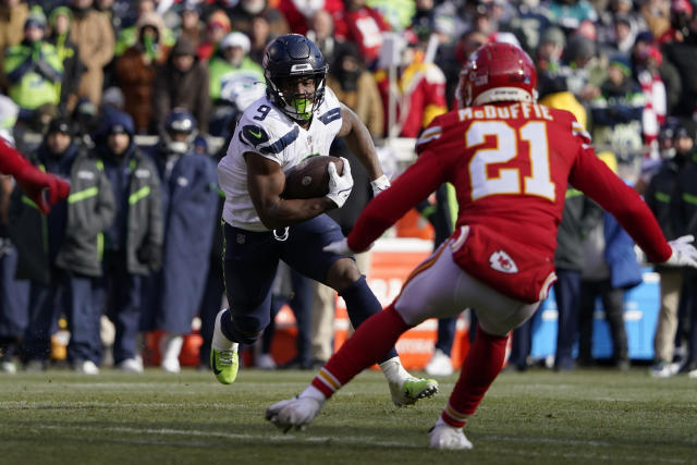 Seahawks vs. Chiefs: Seattle offense does next to nothing, loses 24-10 in  Kansas City - Field Gulls