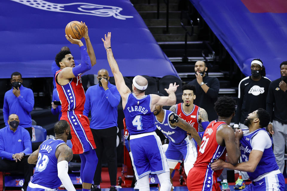 Tobias Harris #12 of the Philadelphia 76ers shoots the go-ahead basket during the fourth quarter against the Los Angeles Lakers at Wells Fargo Center on January 27, 2021 in Philadelphia, Pennsylvania. NOTE TO USER: User expressly acknowledges and agrees that, by downloading and or using this photograph, User is consenting to the terms and conditions of the Getty Images License Agreement. (Photo by Tim Nwachukwu/Getty Images)