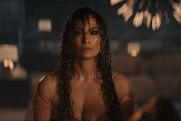 Jennifer Lopez en This Is Me...Now, una secuencia del film autorreferencial disponible en Amazon Prime