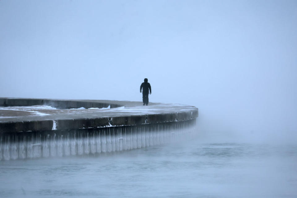 Bitcoin hashrate drops nearly 40% as deadly U.S. storm unplugs miners