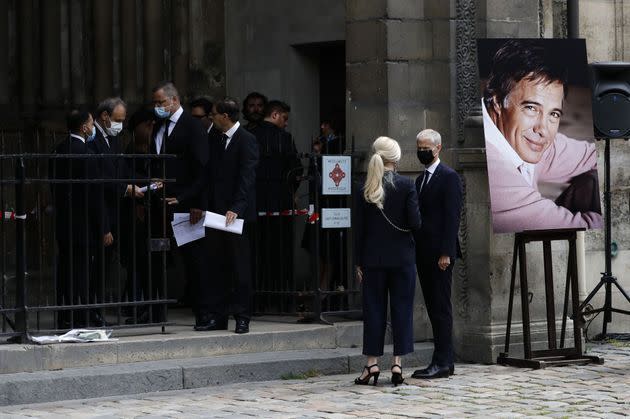 Le ministre de la Culture, Franck Riester, devant l'église Saint-Germain-des-Prés, jeudi.