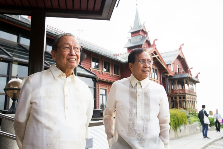 Chairman of the National Democratic Front of Philippines (NDFP) Luis Jalandori (L) and Phillipines Presidential Peace Adviser Jesus Dureza, seen in Oslo, Norway, on August 22, 2016 Norway is hosting the peace negotiations between the Philippean government and the National Democratic Front of the Philippines (NDFP)