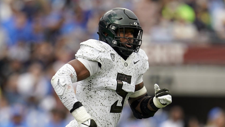 Oregon defensive end Kayvon Thibodeaux is our eary No. 1 overall pick. (AP Photo/Marcio Jose Sanchez)