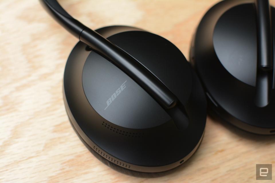 Bose's latest headphones match up better with Sony, but the details keep them from being perfect. 