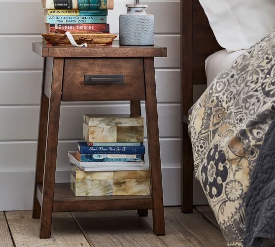 24) Mateo Nightstand