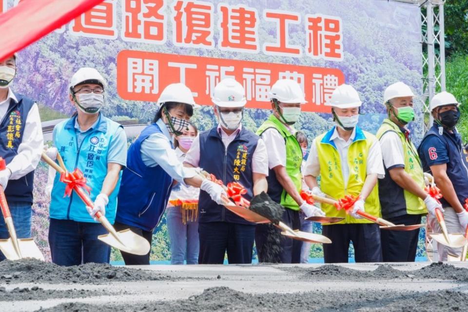 石岡中九一道路中斷十五年，重建工程開工縮短往返距離。（記者徐義雄攝）