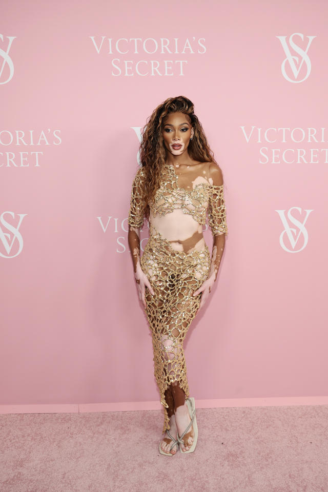 48 The Newest Victorias Secret Angels Launch The All New Body By Victoria  Campaign In Times Square Photos & High Res Pictures - Getty Images