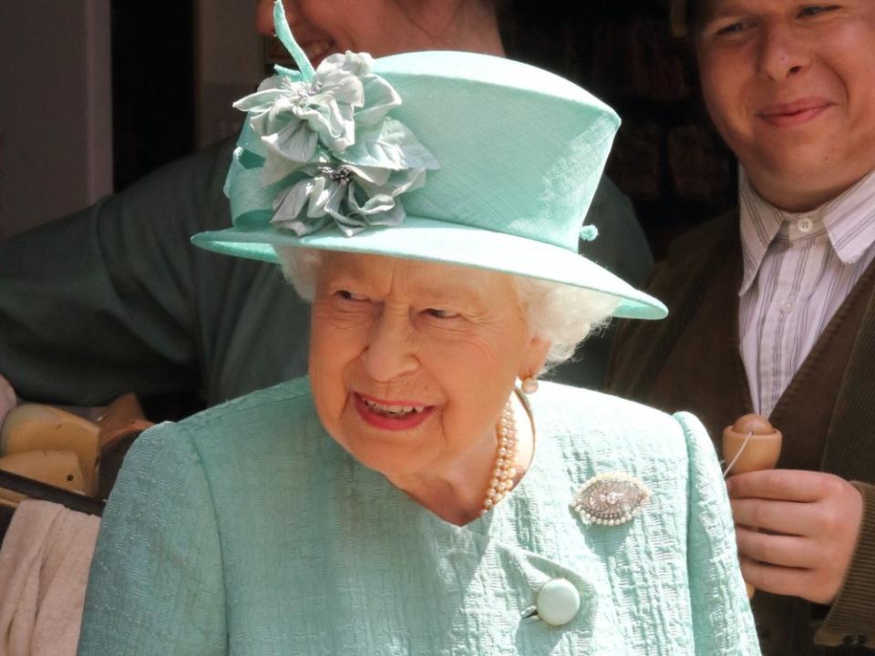 Queen Elizabeth II. ist auch mit ihren 95 Jahren voller Tatendrang. (Bild: Landmark Media. pictures@lmkmedia.com. Tel:00 44 20 7033 3830/ImageCollect)