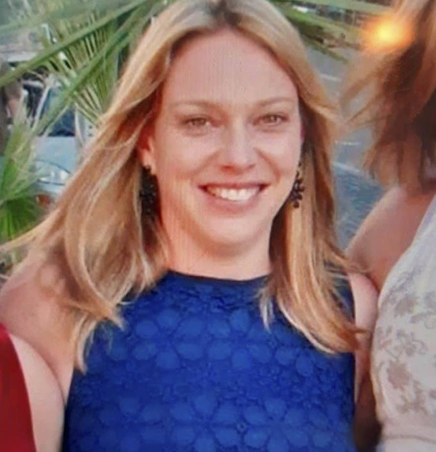 Amanda Hull. See SWNS story SWMDmissing. Police are appealing for help to locate missing Amanda Hull from Ombersley. The 38-year-old was last seen on Haye Lane in Ombersley at 9am today (Saturday 22 May). She is described as white, approximately 5ft tall with blonde hair usually worn in a ponytail and was last seen wearing a bright yellow jacket and brown riding boots. She has links to areas in Ombersley and Droitwich but may have travelled further.
