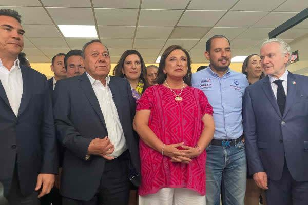 Xóchitl Gálvez acude al INE para reunirse con el consejo general 