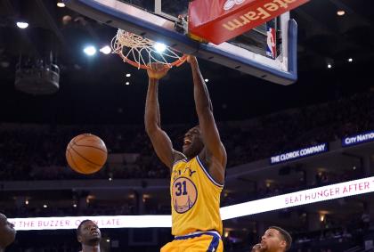 Warriors big man Festus Ezeli will be sidelined for at least six weeks. (AFP/Thearon W. Henderson)