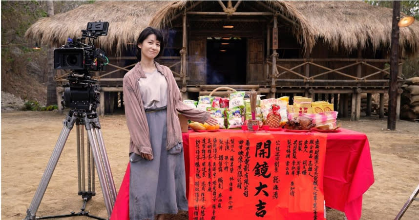 《聽海湧》時代劇女神連俞涵這次演出戰俘，形象大翻轉。（圖／公視）