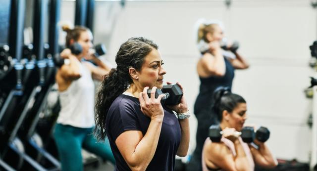 Fitness junkies showcase their strength at weightlifting competition