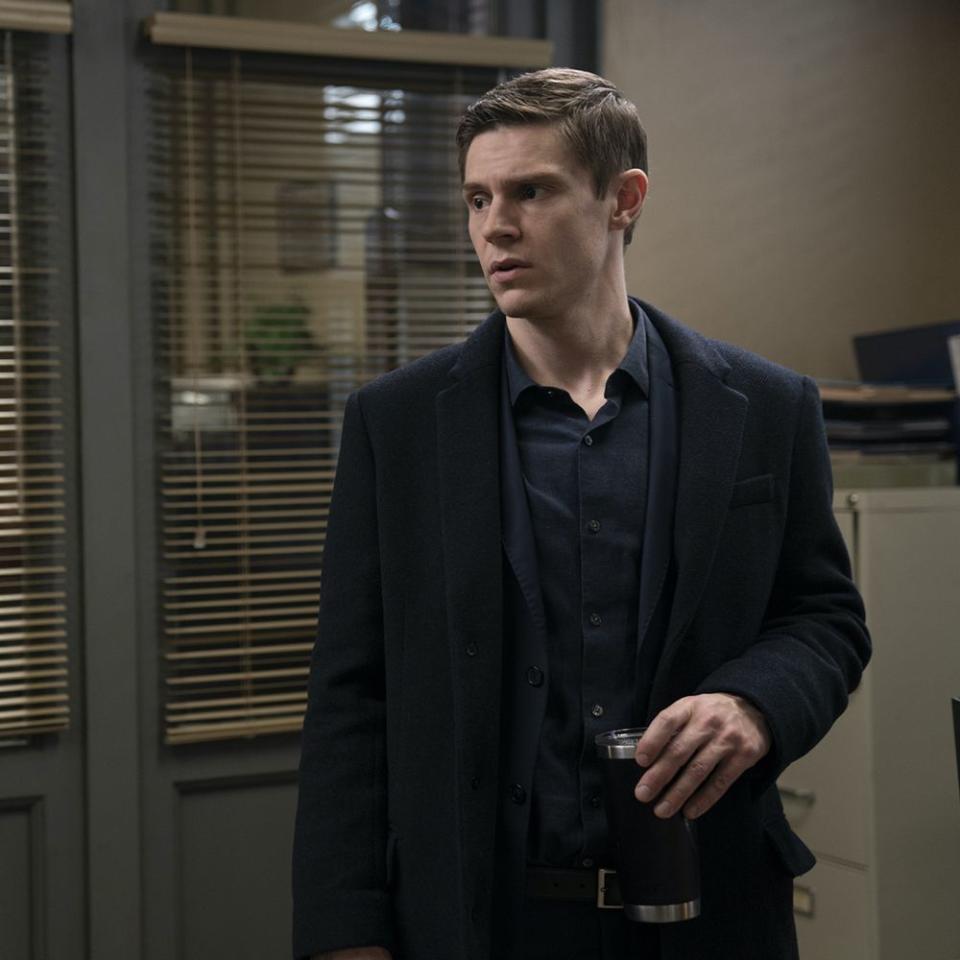 Evan Peters as Detective Colin Zabel