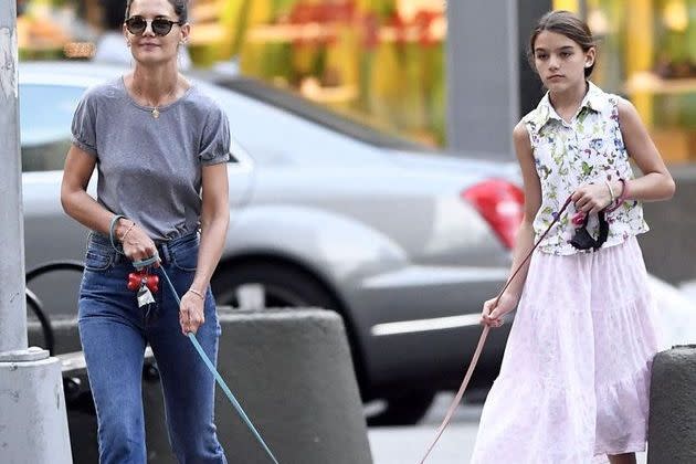 <p>Katie Holmes et sa fille Suri Cruise à New York le 19 août 2019</p>