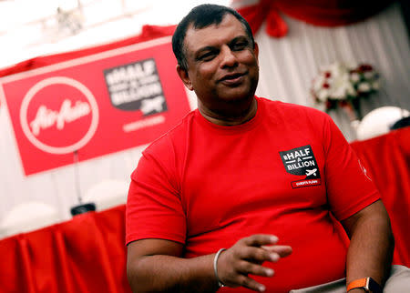 FILE PHOTO: Tony Fernandes, CEO of AirAsia, holds a media event in Bangkok, Thailand May 15, 2018. REUTERS/Soe Zeya Tun/File Photo