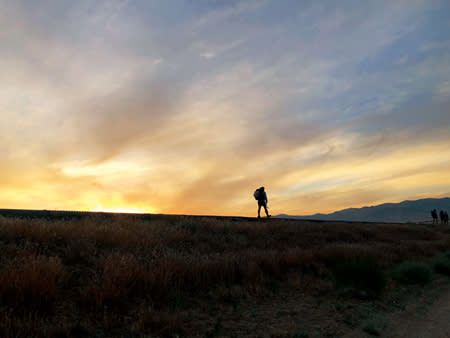 趁著夜晚，兒子越過Mojave沙漠（任珮鳳提供）