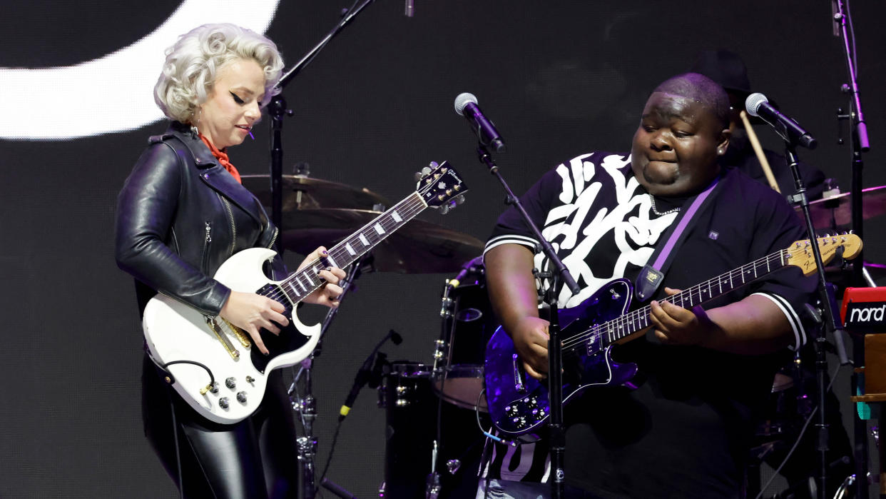  Samantha Fish and Christone "Kingfish" Ingram perform onstage during Day 1 of Eric Clapton's Crossroads Guitar Festival at Crypto.com Arena on September 23, 2023 in Los Angeles, California. 
