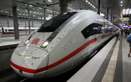 A new ICE 4 high speed train of German railway operator Deutsche Bahn arrives at Hauptbahnhof main railway station during a welcome ceremony in Berlin, Germany, September 14, 2016. REUTERS/Fabrizio Bensch