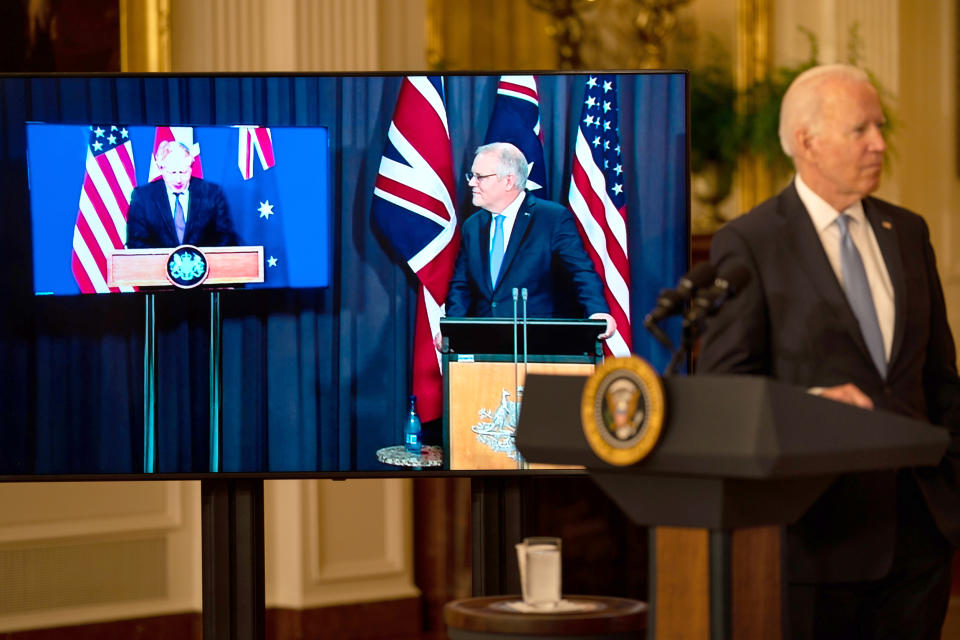 President Biden announces that the US will share nuclear submarine technology with Australia (Kent Nishimura / Los Angeles Times via Getty Images)