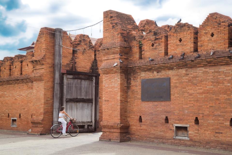 Tha Phae Gate, part of the ancient city walls (Tourism Authority of Thailand)