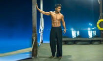 2. Varun Dhawan : He is a surprise entry in our list. Since he got so many votes from our readers, he surely is a hot favourite among his fans when it comes to muscles and brawn.