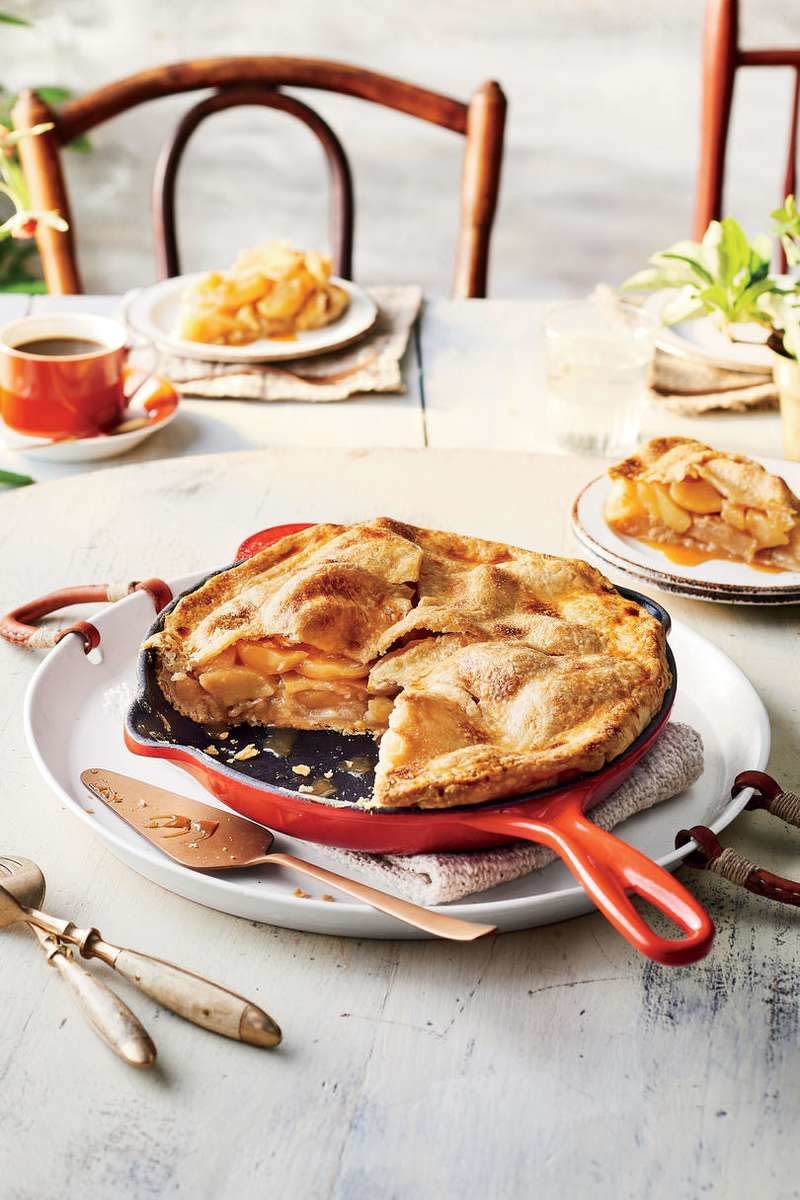 Skillet Caramel Apple Pie
