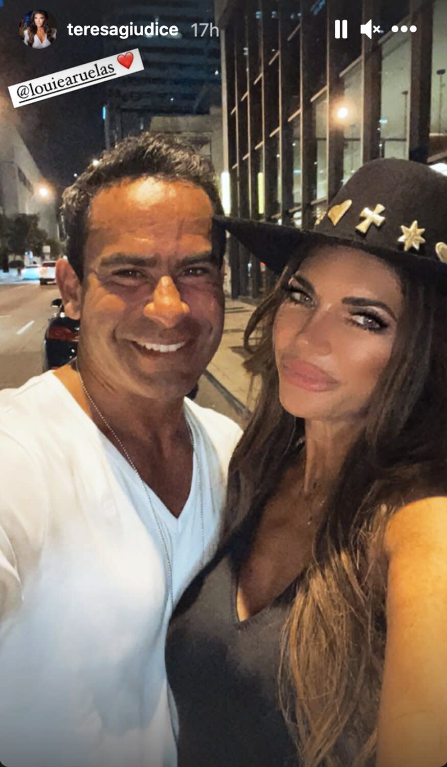 Teresa Giudice Cozies Up to Boyfriend During Nashville Trip