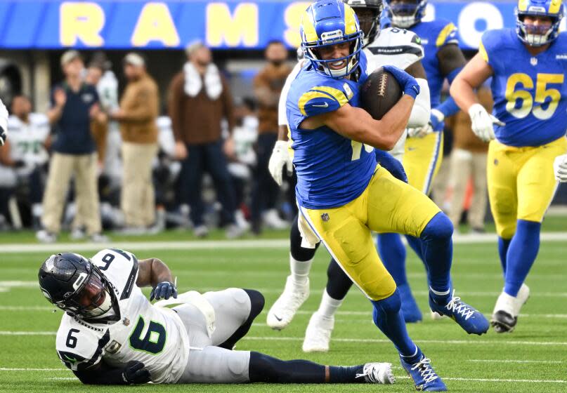 Inglewood, CA - November 19: Los Angeles Rams' Cooper Kupp catches short pass.