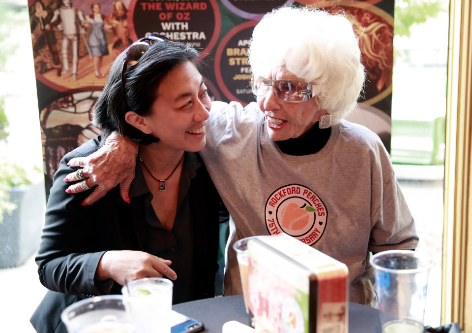 Ng with Maybelle Blair, who played in 1948 for the Peoria Redwings, at a 2018 celebration for a women’s pro baseball team<span class="copyright">Nuccio DiNuzzo—Chicago Tribune/Tribune News Service/Getty Images</span>