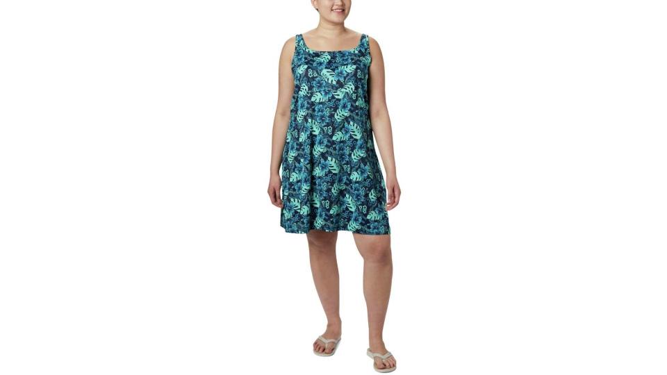 Este vestido con el estampado Dolphin Vacay Vibes cuesta 37,50 dólares (Foto: Amazon).