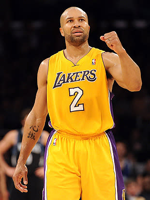 Report: Lakers allowed to re-sign Derek Fisher now, but probably