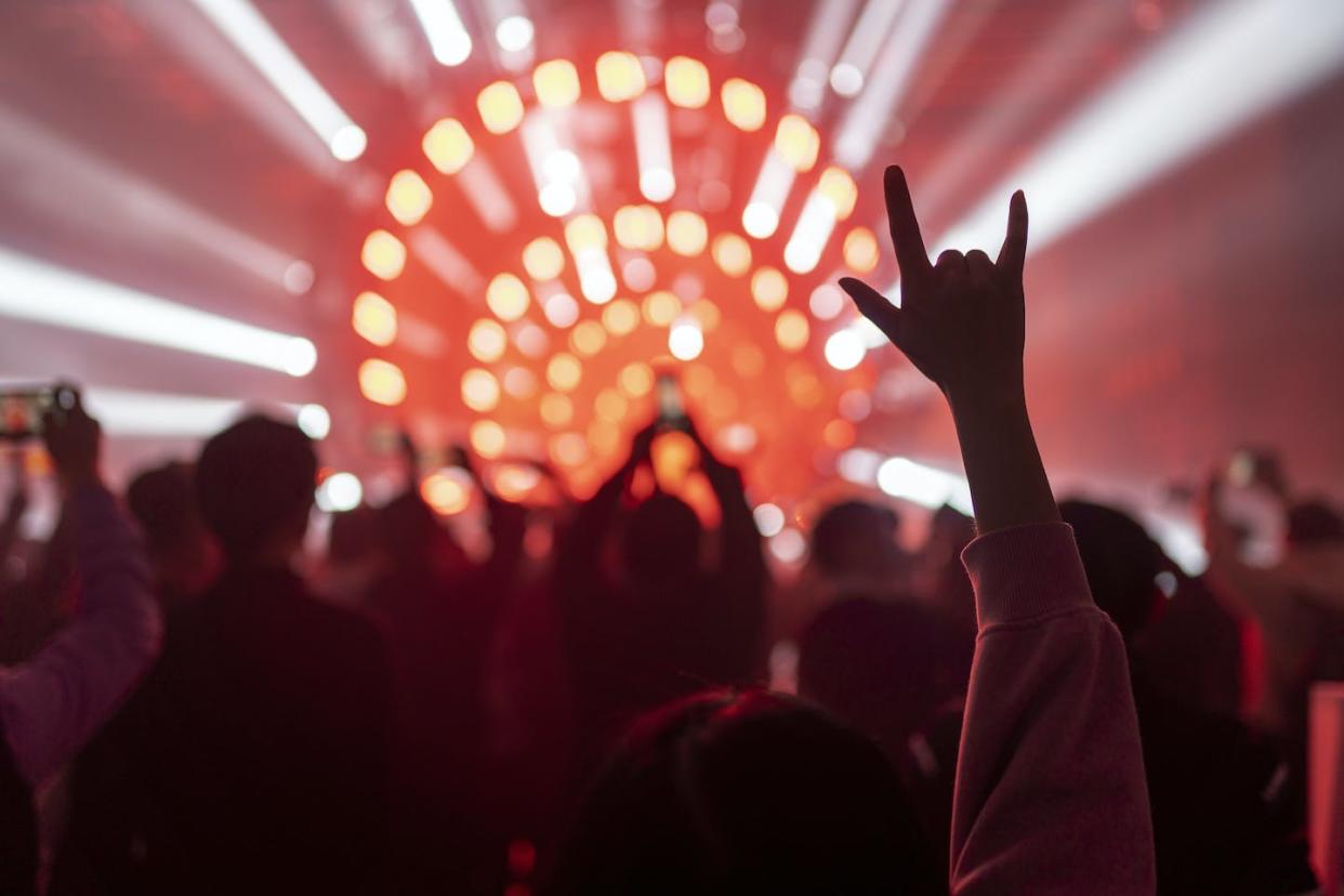Turns out pop songs and movie soundtracks are key to a new system to deliver insulin. <a href="https://www.gettyimages.com/detail/photo/cheering-audience-at-music-concert-royalty-free-image/1384296998" rel="nofollow noopener" target="_blank" data-ylk="slk:Sammyvision/Moment via Getty Images;elm:context_link;itc:0;sec:content-canvas" class="link ">Sammyvision/Moment via Getty Images</a>