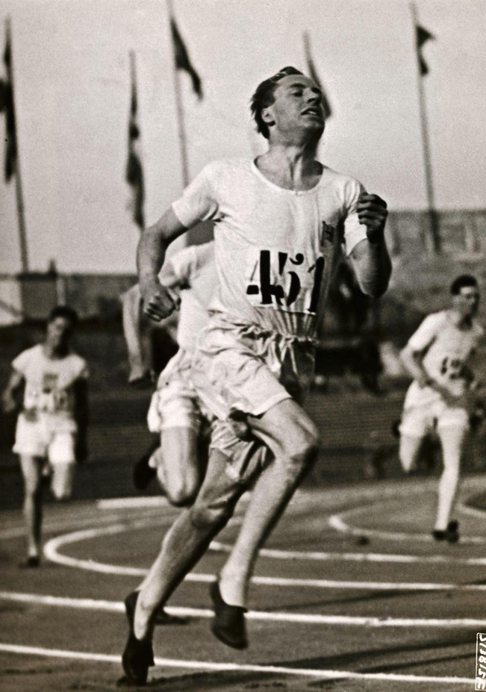 Eric Liddell winning the 400m finals at the 1924 Paris Olympic Games (PHOTO: George Rinhart/Corbis via Getty Images)
