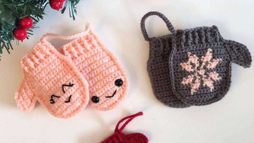 crochet mitten christmas ornaments