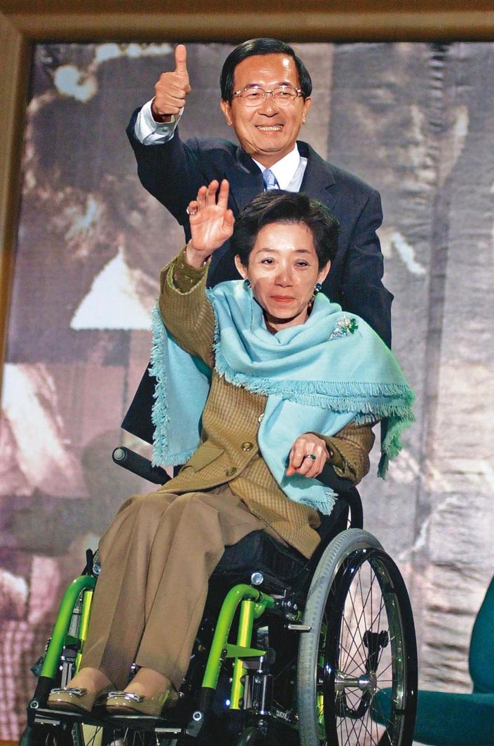 前總統陳水扁及夫人吳淑珍，皆因國務機要費案遭法院判刑。（達志影像）