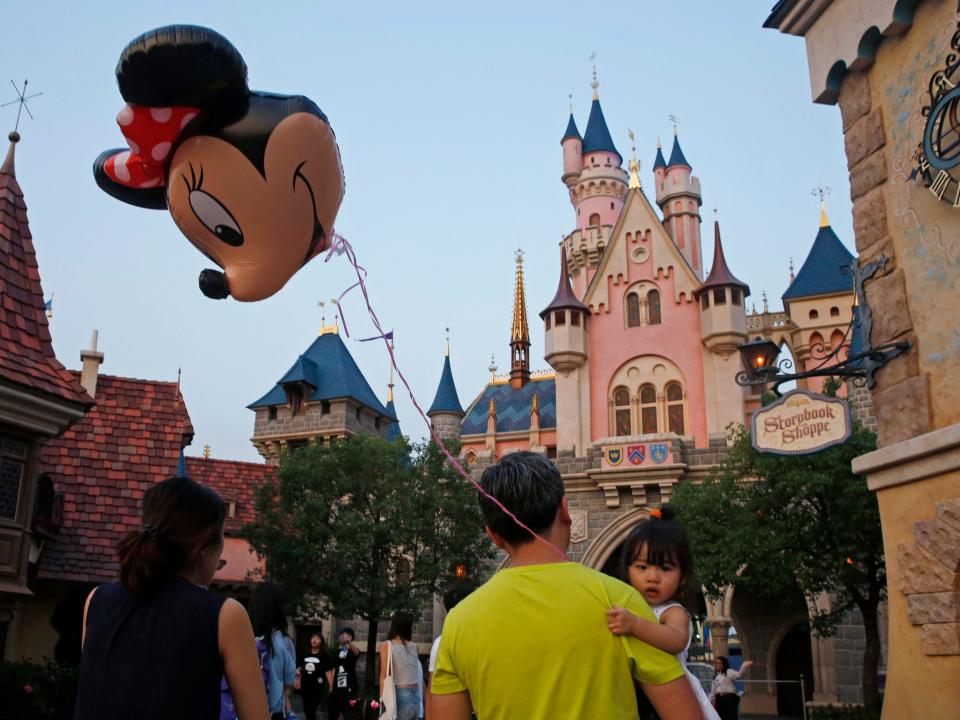 hong kong disneyland castle