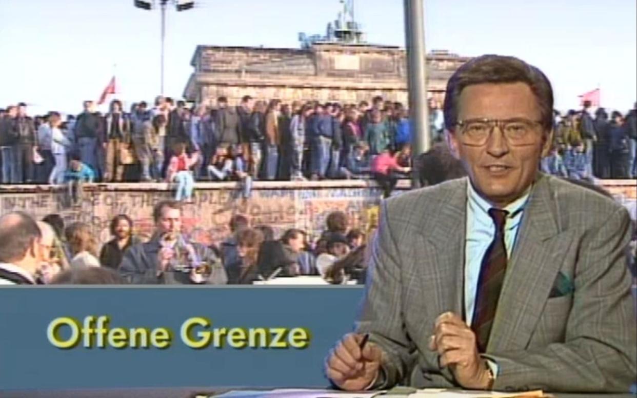 Der Ex-Nachrichtensprecher Jo Brauner feierte seinen 85. Geburtstag und blickt auf seine langjährige Karriere bei der "tagesschau" zurück. Auch beim Mauerfall war er im Einsatz. (Bild: NDR)