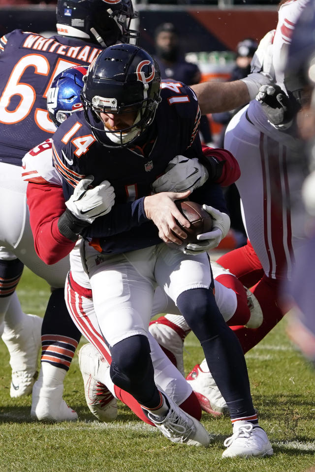 Quinn sets Bears season sacks record in 29-3 rout of Giants