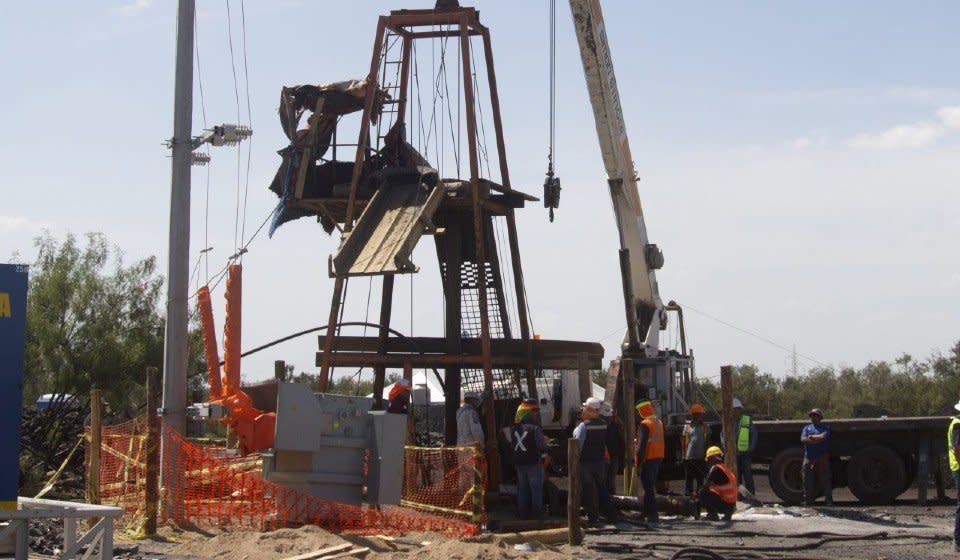 Hoy, día decisivo para el rescate de 10 mineros de Coahuila, dice AMLO