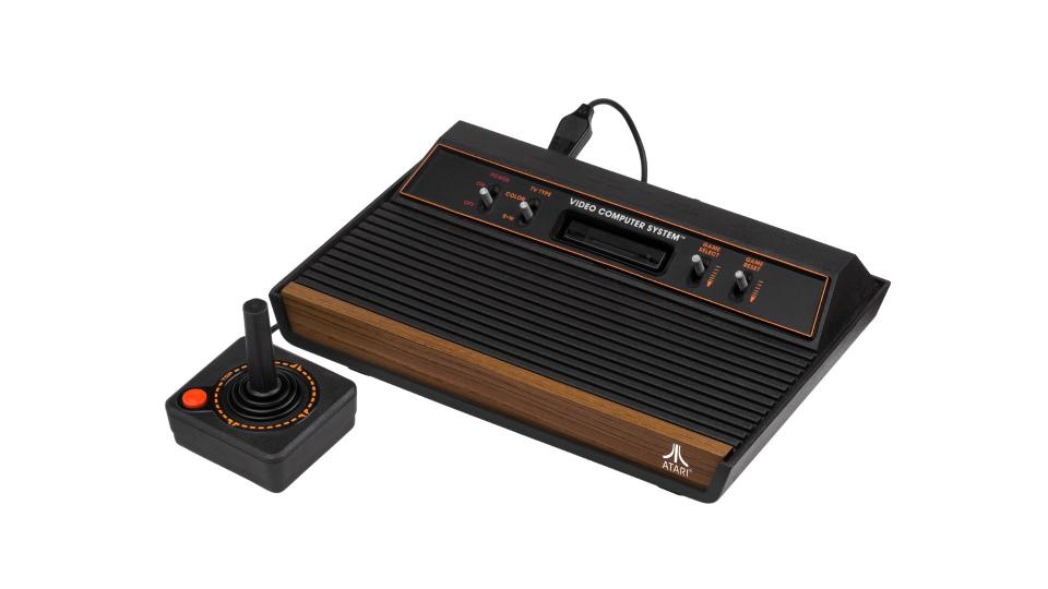 Atari 2600 in black and wood
