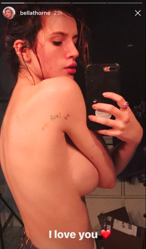 Bella Thorne shows off 'I Love You' tattoo